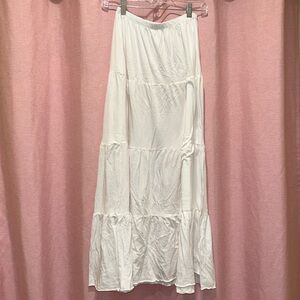 Brandy Melville white flower skirt